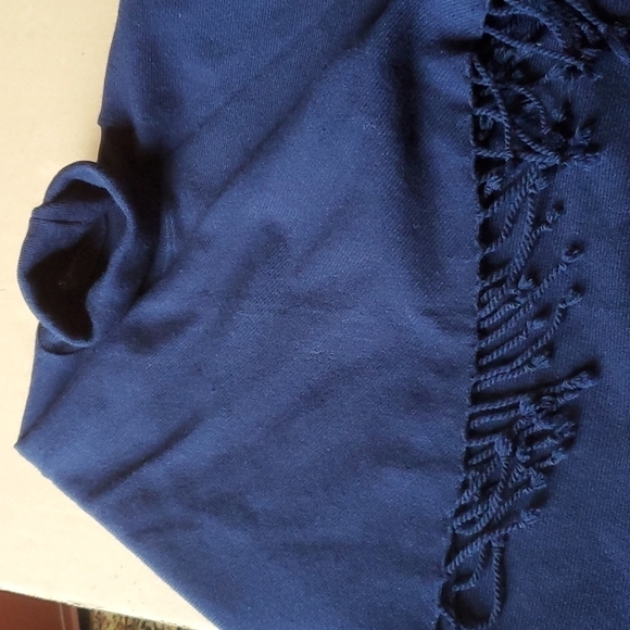 Navy blue turtleneck acrylic poncho with fringe one size - Picture 5 of 7
